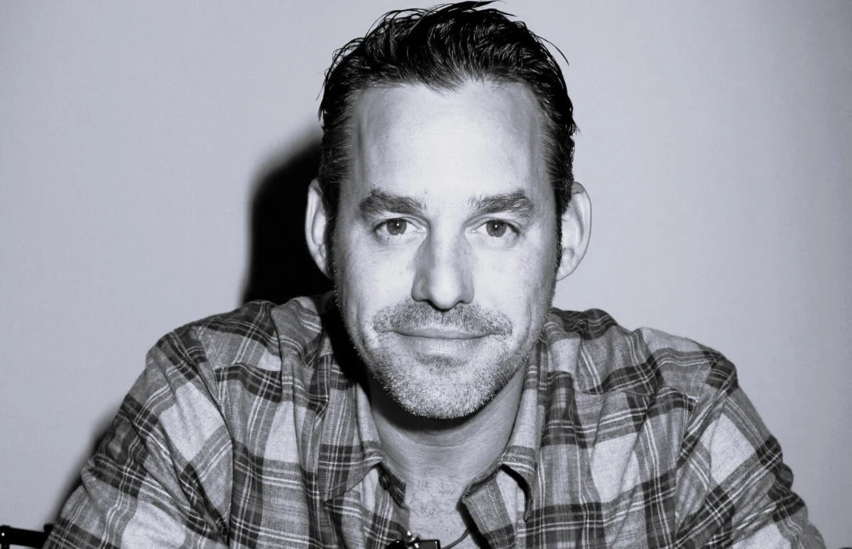 Amerykański aktor Nicholas Brendon, znany z głównej roli w kultowym serialu telewizyjnym "Buffy: Postrach wampirów", zmarł w wieku 54 lat. Informację o jego śmierci potwierdziła rodzina.