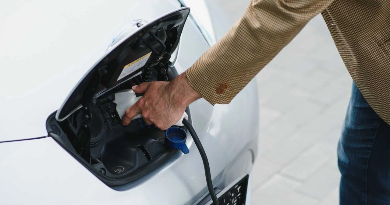 Ujawnili prawdę o używanych elektrykach. Wystarczą 3 lata by sporo stracić