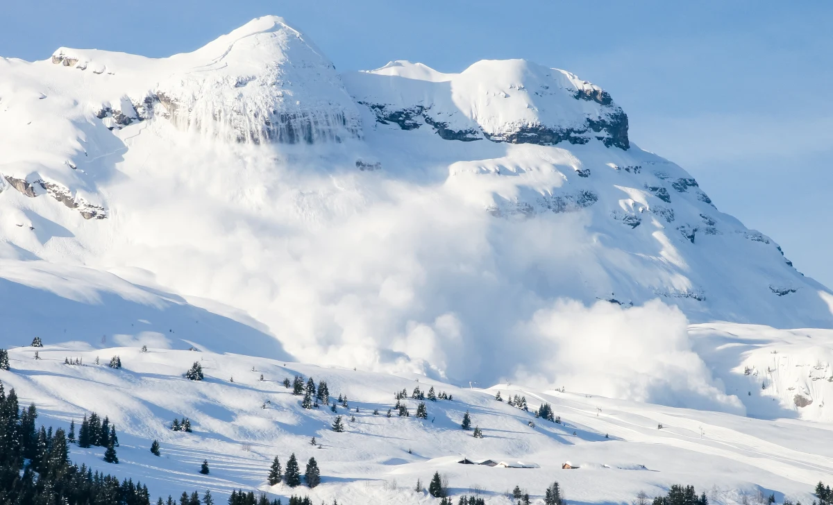 Dwie osoby zginęły w lawinie, która zeszła w sobotę w prowincji Bolzano na północy Włoch. Służby uratowały pięć osób, z których trzy są w ciężkim stanie.
