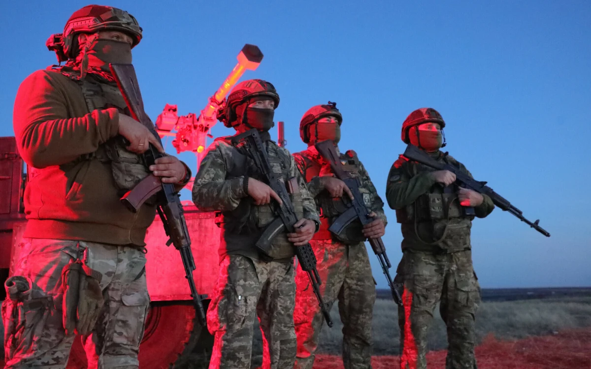 Kijów zapowiada rezygnację ze szkoleń swoich wojskowych za granicą. Ukraińskie media cytują sztab generalny, według którego głównym powodem takiej zmiany jest brak doświadczenia bojowego wśród zagranicznych instruktorów.