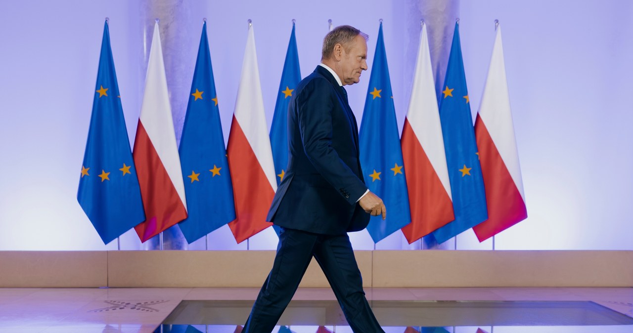 Polexit rozgrzewa polityków. PiS, Tusk i walka o Unię Europejską Polexit rozgrzewa polityków. PiS, Tusk i walka o Unię Europejską