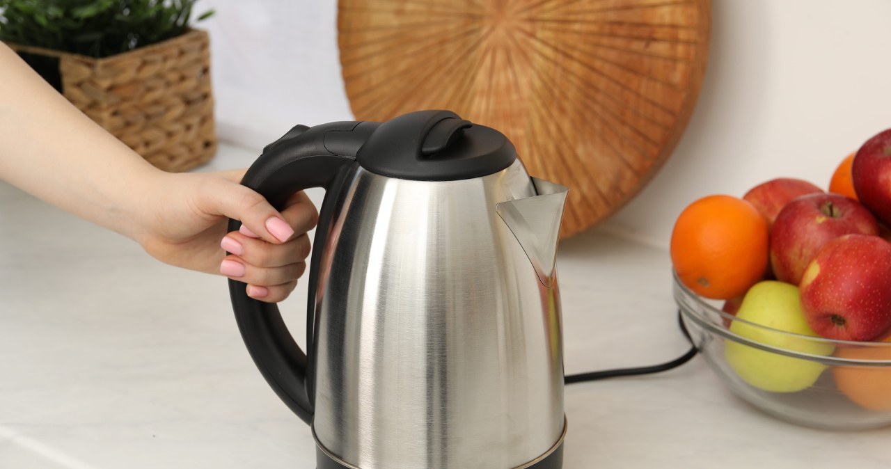 Ostrzegają przed wadliwym czajnikiem dostępnym w Polsce. "Porażenie prądem"