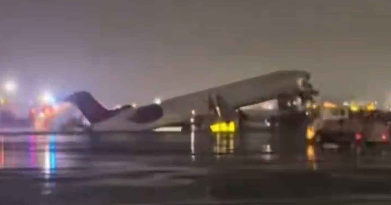 Samolot uderzył w pojazd ratunkowy. Poważny wypadek na lotnisku LaGuardia