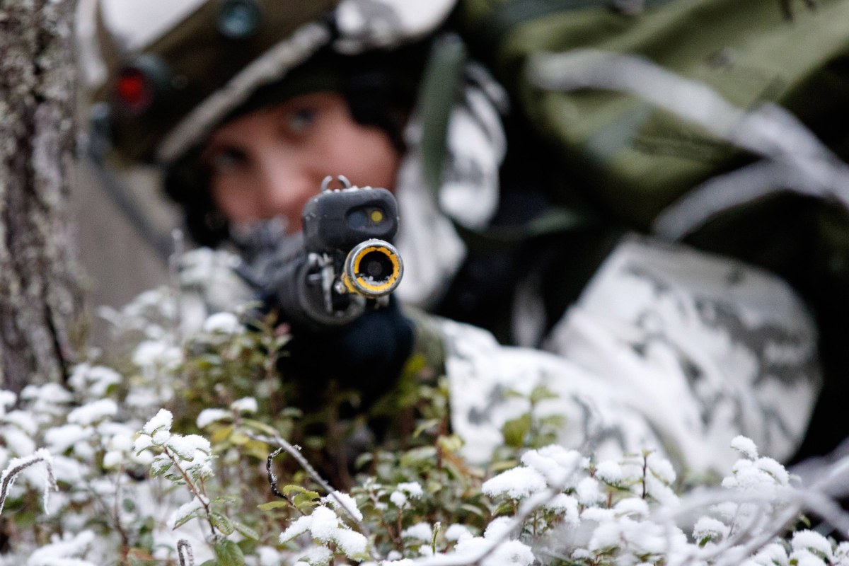 Na wojnę z własną bronią. Mają nowe wytyczne dla rezerwistów