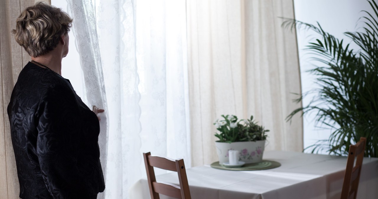 Spała obok niego latami. "Samotność doprowadziła mnie do granicy”