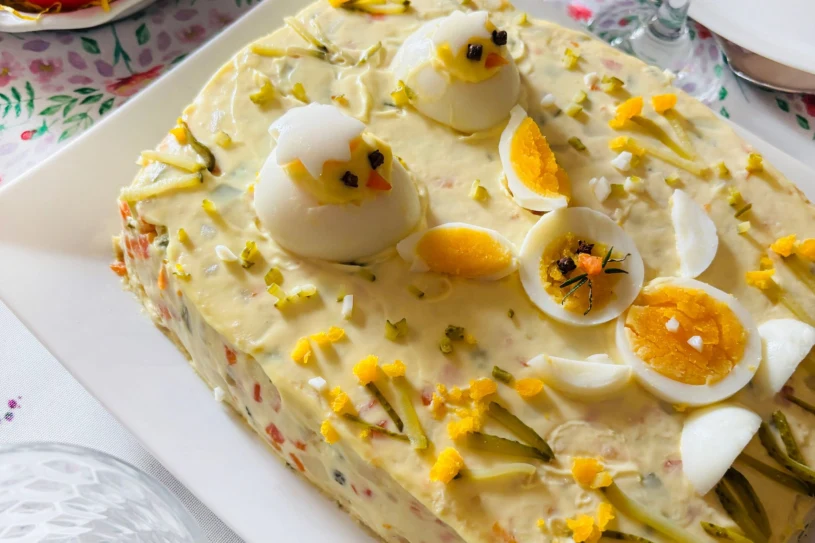 Sałatka, która robi furorę na wielkanocnym stole. Dzieci proszą o dokładkę
