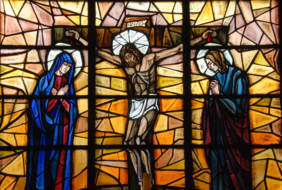 Czy Wielki Piątek stanie się kolejnym dniem ustawowo wolnym od pracy w Polsce? Do Kancelarii Prezydenta wpłynęła petycja, która zakłada rozszerzenie katalogu świąt o sześć nowych dat, w tym dzień szczególnie ważny dla katolików. Decyzja w tej sprawie może wpłynąć na życie milionów Polaków - zarówno pod względem religijnym, jak i zawodowym.