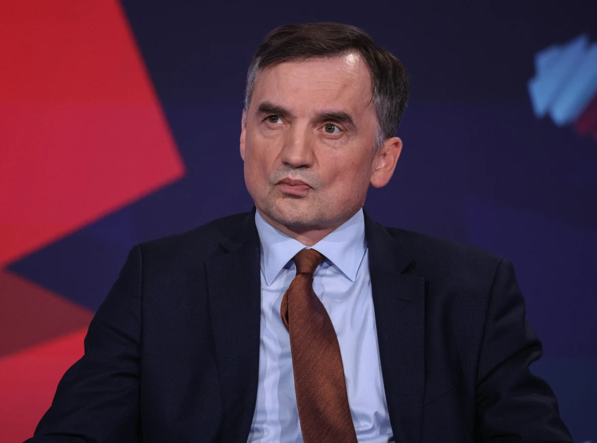 Sąd Okręgowy w Warszawie uchylił zabezpieczenia majątkowe nałożone na nieruchomości, należące do byłego ministra sprawiedliwości Zbigniewa Ziobry - dowiedział się reporter RMF FM Tomasz Skory. Polityk Prawa i Sprawiedliwości przebywa na Węgrzech, gdzie uzyskał azyl polityczny.