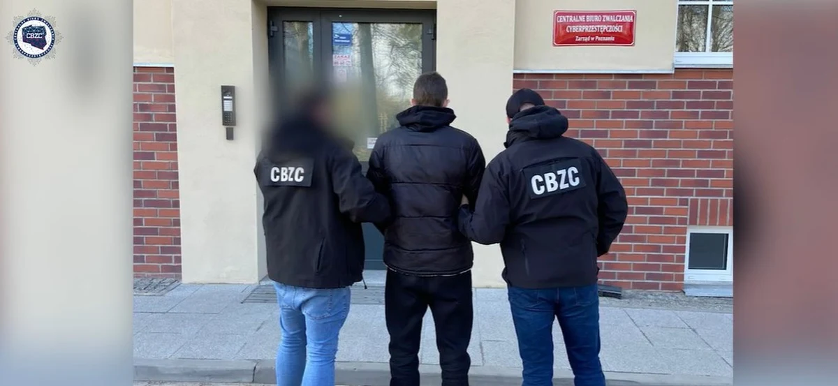 Centralne Biuro Zwalczania Cyberprzestępczości zatrzymało siedem osób podejrzanych o udział w zorganizowanej grupie przestępczej zajmującej się praniem pieniędzy pochodzących z oszustw internetowych. Straty przekraczają już pół miliona złotych. Zatrzymanym grozi od 10 do 15 lat pozbawienia wolności.