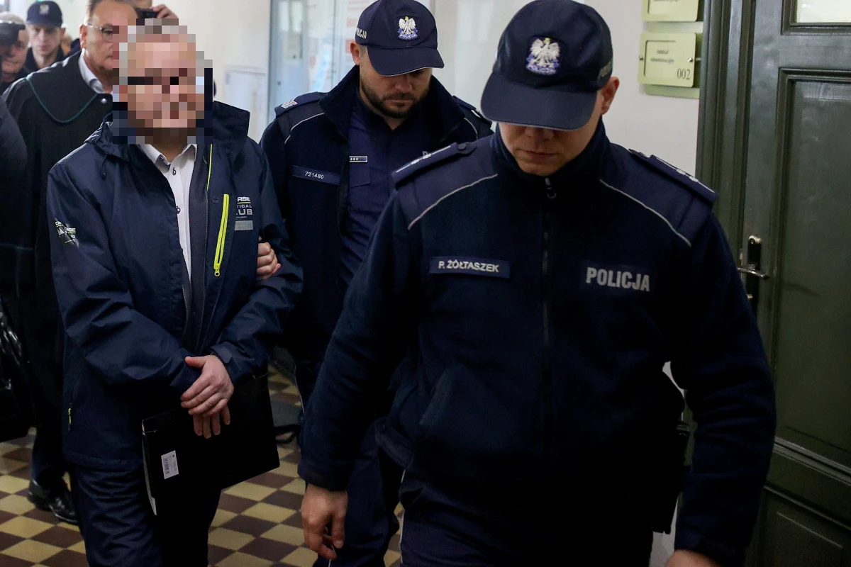 Karę dwóch i pół roku więzienia wymierzył we wtorek Sąd Okręgowy w Sosnowcu ks. Ryszardowi G. z diecezji sosnowieckiej. Jest on oskarżony o przestępstwa na szkodę trzech dziewczynek, w tym dwa o charakterze seksualnym.