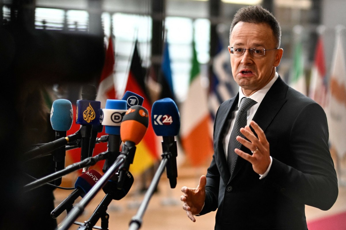 ​Węgierski minister przyznał, iż konsultuje się z Rosją. "Co w tym dziwnego?"