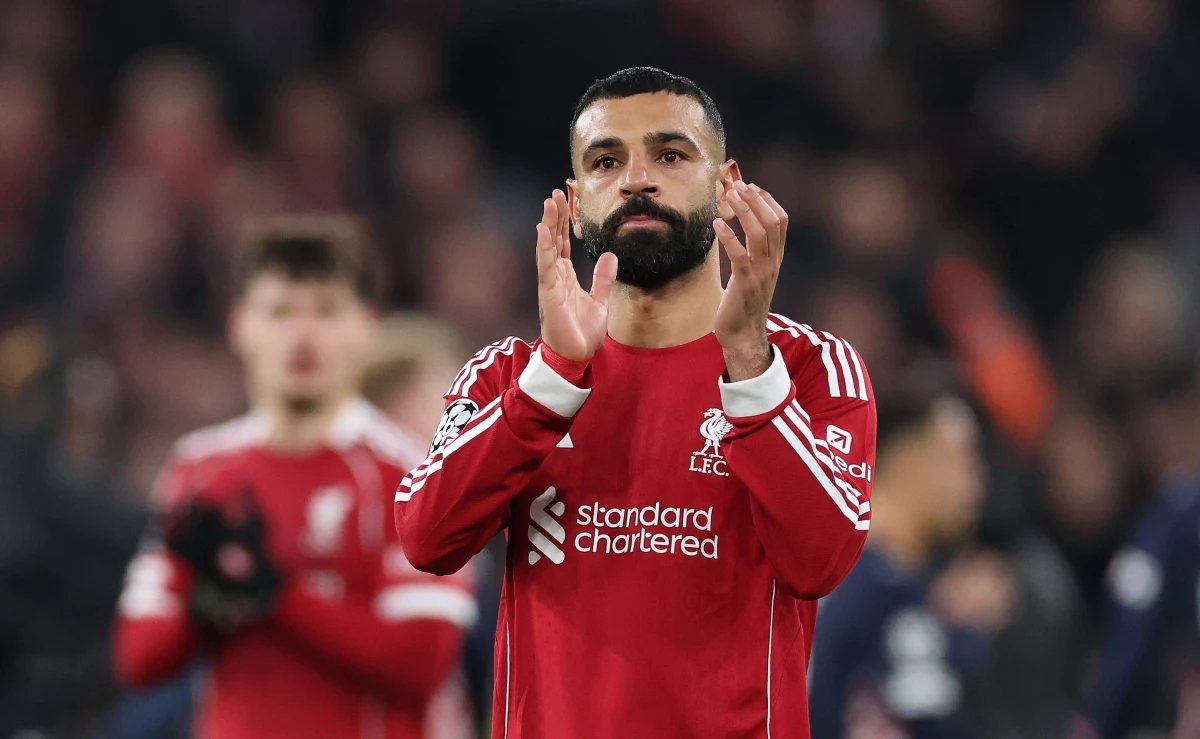 ​"Po sezonie odejdę z Liverpoolu" - oświadczył za pośrednictwem social mediów jeden z najbardziej zasłużonych piłkarzy "The Reds" ostatnich lat, Mohamed Salah. Odejście Egipcjanina potwierdził angielski klub na swojej stronie internetowej.