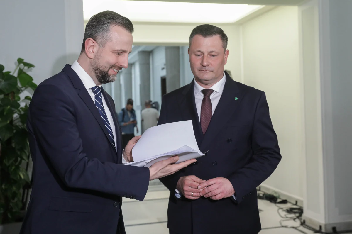 We wtorek do Sejmu wpłynął projekt PSL, mający "naprawić błędy" prezydenckiej propozycji ws. "SAFE 0 proc.". Ludowcy chcą, by do 2035 r. 90 proc. zysków NBP trafiało na kwestie związane z bezpieczeństwem. Stawiają też większy nacisk na finansowanie służb, infrastruktury i wojskowej służby zdrowia.