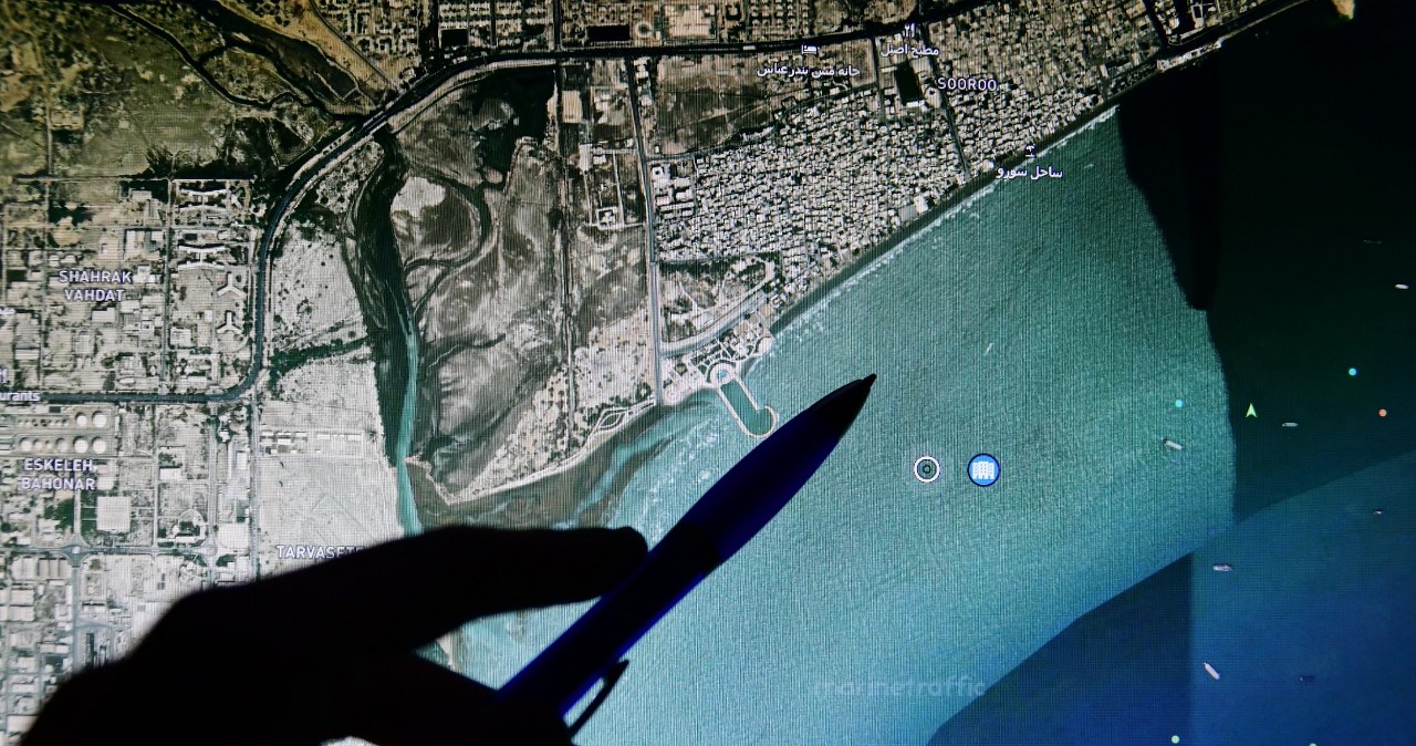 "FT”: Cieśnina Ozmuz otwarta dla statków, które Iran "nie uzna za wrogie"