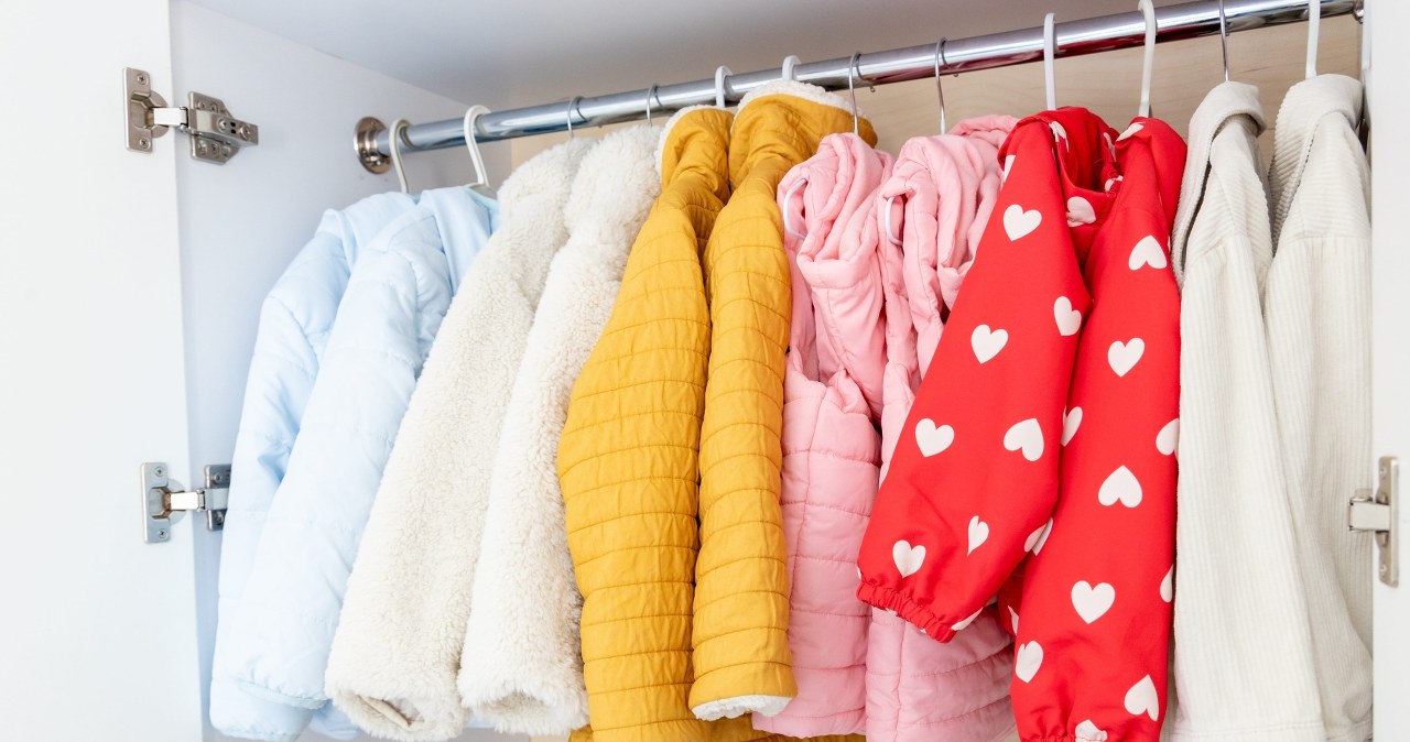 Zdrowie dzieci zagrożone. Badania wykazały toksyczny składnik w ubraniach