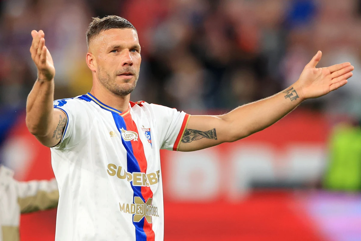 Lukas Podolski z optymizmem podsumował ważne spotkanie w sprawie zakupu przez jego firmę większościowego pakietu akcji Górnika Zabrze od samorządu miasta. "Obie strony chcą happy endu, ale musimy to zrobić porządnie" - stwierdził piłkarz. 