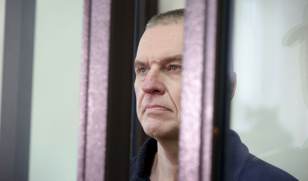 "W takich warunkach nie siedzi prawie nikt". Pięć lat za kratami Andrzeja Poczobuta