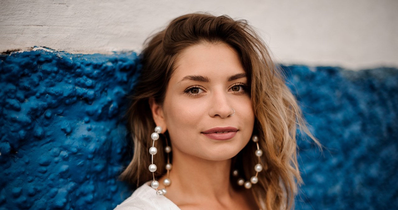 Ta kobieta to zimna perfekcjonistka. Łagodnieje tylko wśród bliskich