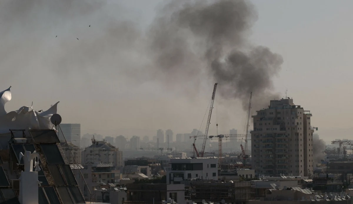 ​Izraelska armia przeprowadziła w nocy zmasowane ataki na cele w Iranie. Pojawiły się też doniesienia o ostrzale przez Hezbollah Tel Awiwu i serii ataków dronowych na państwa Zatoki Perskiej.