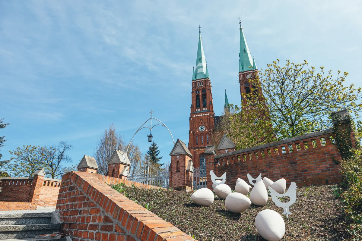 W najbliższy weekend w centrum Rybnika odbędzie się wielkanocny jarmark nawiązujący do patrona miasta i bazyliki - św. Antoniego, lokalnie nazywanego Antoniczkiem. Wydarzenie ma na celu promocję lokalnego rzemiosła i tradycji.