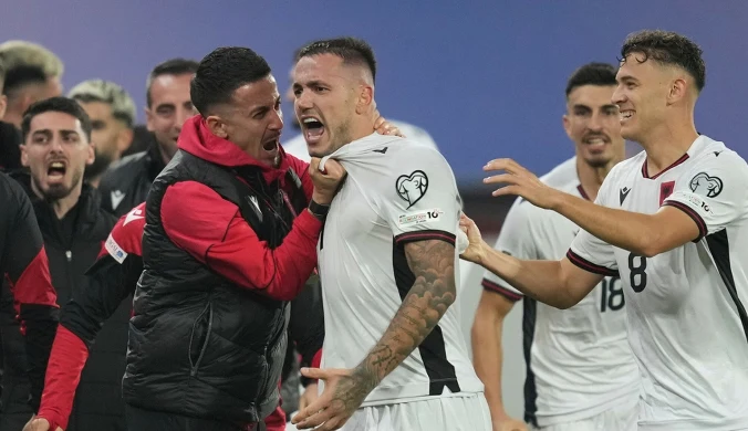 Piłkarze jak gwiazdy rocka, trener z lepszego świata. Albańczycy straszą Polaków