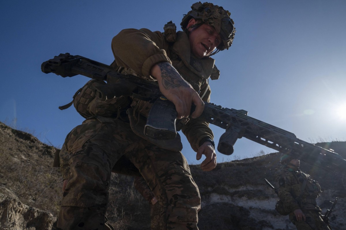 Czy broń dla Ukrainy zostanie przekierowana? Niepokojące doniesienia