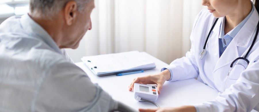 O tym, co lekarze i pacjenci mogą zrobić, by zwiększyć efektywność leczenia, między innymi nadciśnienia tętniczego oraz wzmocnić stosowanie się chorych do medycznych zaleceń - rozmawiają w Warszawie eksperci, w czasie konferencji z okazji 2. Światowego Dnia Adherence. Adherencja to właśnie stosowanie się pacjenta do lekarskich zaleceń dotyczących między innymi tego, jakie leki i jak często przyjmować.