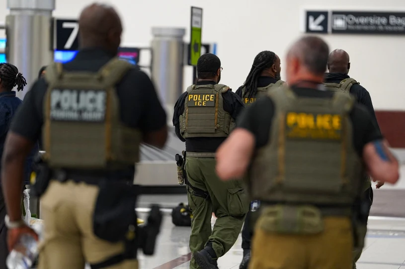 ICE deportuje Ukraińców prosto na front. "Jeszcze nie widziałem rodziców"