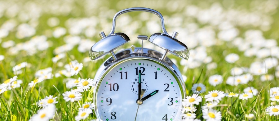 W ostatnią sobotę marca, o 2.00 - zegary wskażą 3.00, w związku z czym doba będzie krótsza o godzinę. Ta zmiana nie jest obojętna dla organizmu, który – przynajmniej przez kilka pierwszych dni, a nawet do tygodnia – musi się do niej przyzwyczaić. Na co powinniśmy być przygotowani?