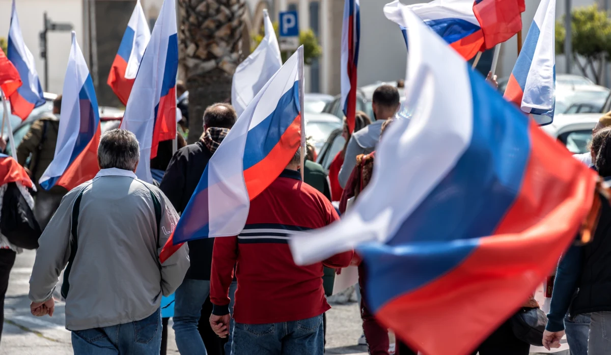 Rosyjskie Ministerstwo Spraw Wewnętrznych ostrzegło obywateli przed udziałem w manifestacjach przeciwko ograniczeniom dostępu do serwisów społecznościowych. Władze zapowiadają surowe konsekwencje prawne dla uczestników i organizatorów protestów zaplanowanych na 29 marca.