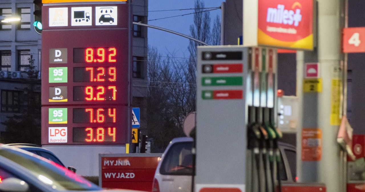 Zmiany w podatkach. Kiedy paliwo na stacjach potanieje i o ile spadną ceny?