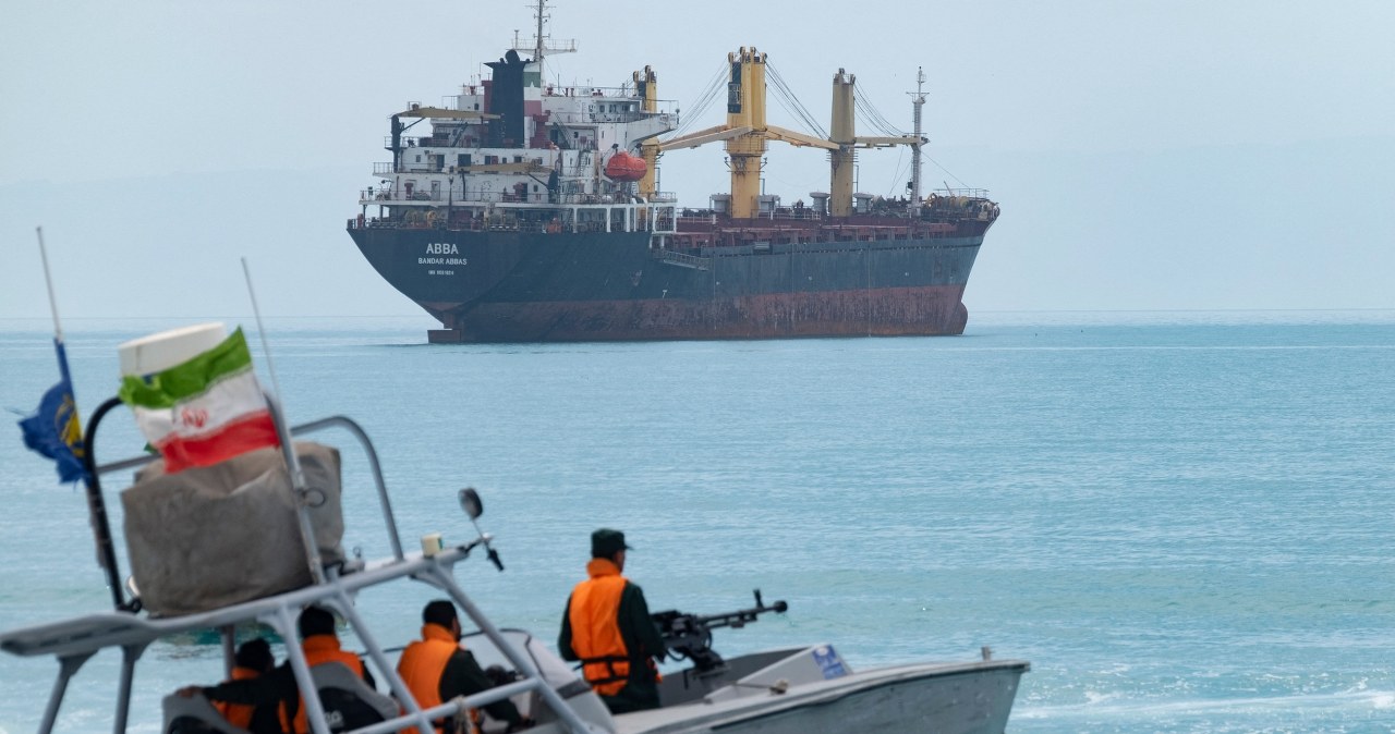 Ormuz otwarta dla dwóch krajów. Iran przepuszcza statki jak gdyby nigdy nic