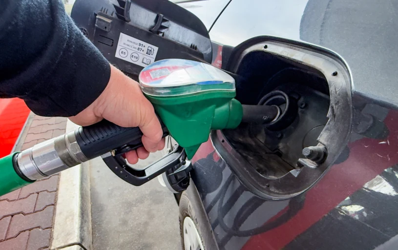 Rosnące ceny paliw. Przedsiębiorcy wołają o pomoc, rząd reaguje