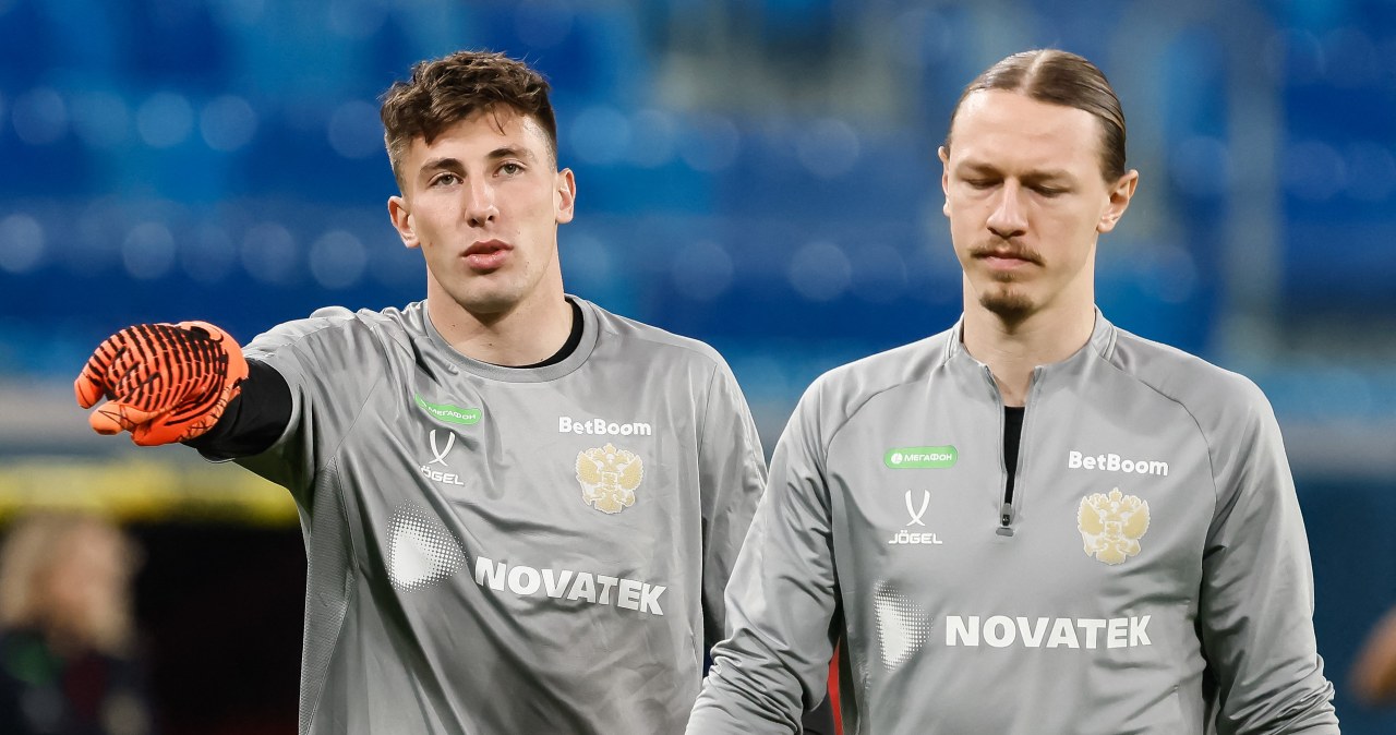 Męczarnie Rosjan z 131. drużyną świata. Do tego fatalny błąd bramkarza