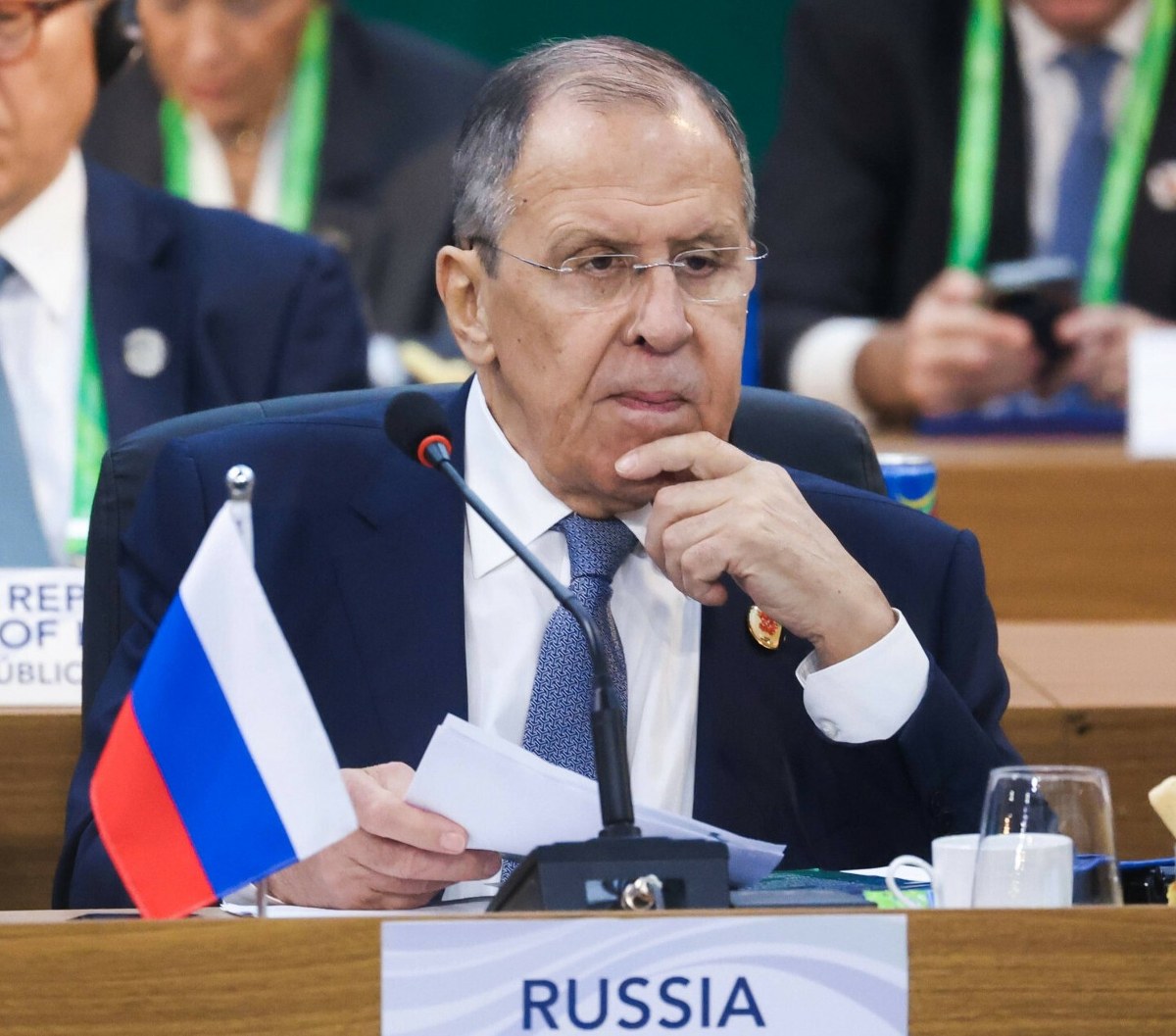 "Rosja nie oszczędza cywili". Paryż odpowiada Ławrowowi