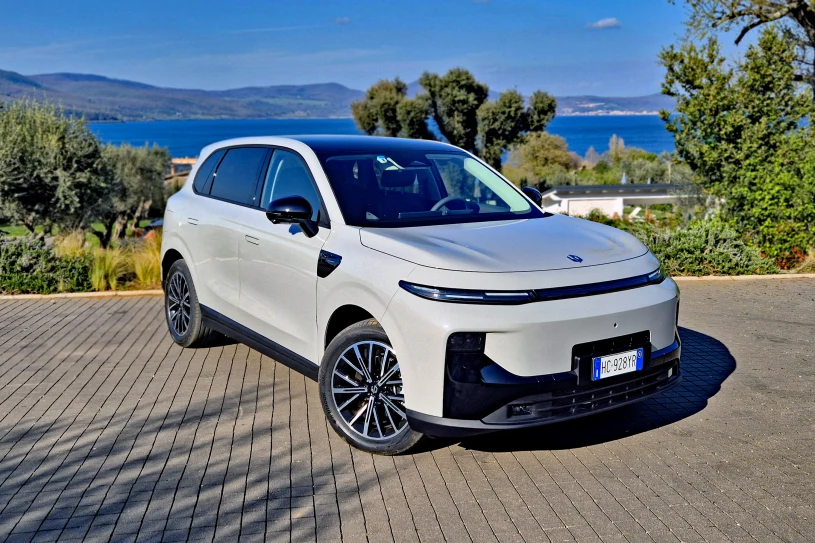 Nowy Leapmotor B10 to elektryk na benzynę. 110 tys. zł i 900 km zasięgu