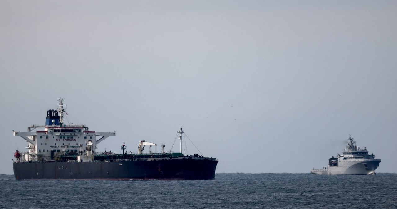 Zatoka Fińska. Statki „floty cieni” utknęły w zatoce. Efekt ataków Ukrainy Zatoka Fińska. Statki „floty cieni” utknęły w zatoce. Efekt ataków Ukrainy