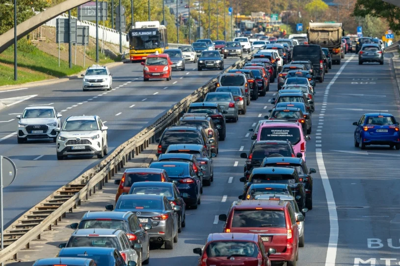 Polacy nigdy nie zrezygnują z samochodów? Wyniki badań mówią wprost