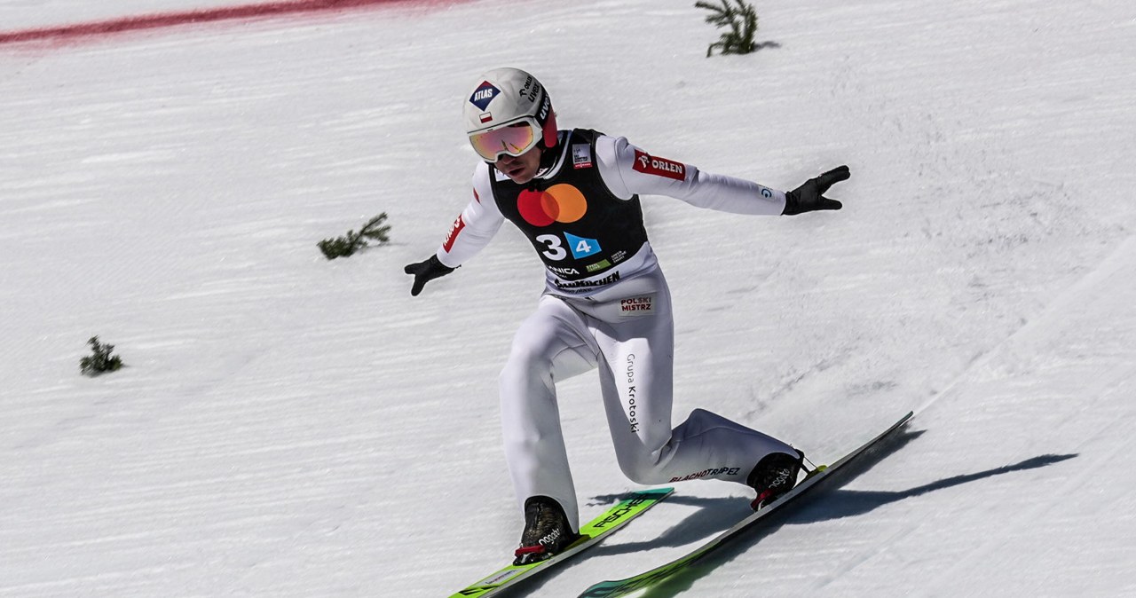 Stoch ratuje honor Polaków. Taki lot w ostatnim dniu. Prevc najlepszy