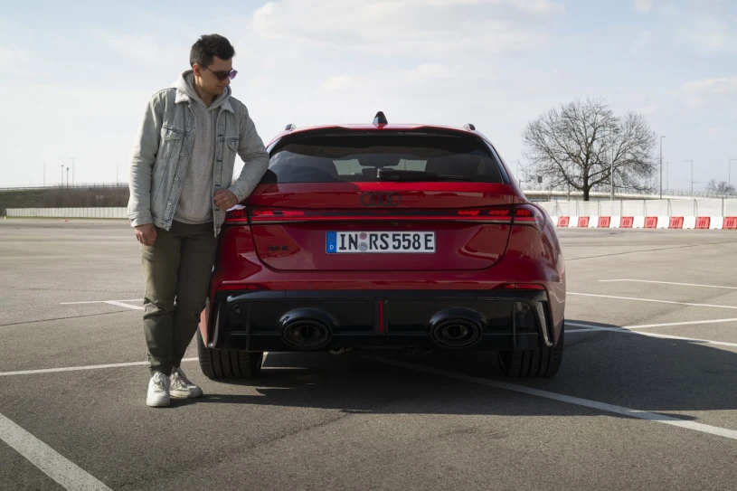 Audi RS5 robi 100 km/h w 3,6 s, a waży 2,3 t. I potrafi driftować