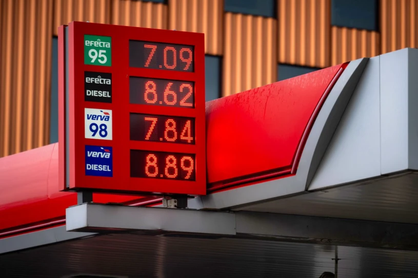 Ceny paliw od 30 marca. Kiedy odczujemy ulgę?