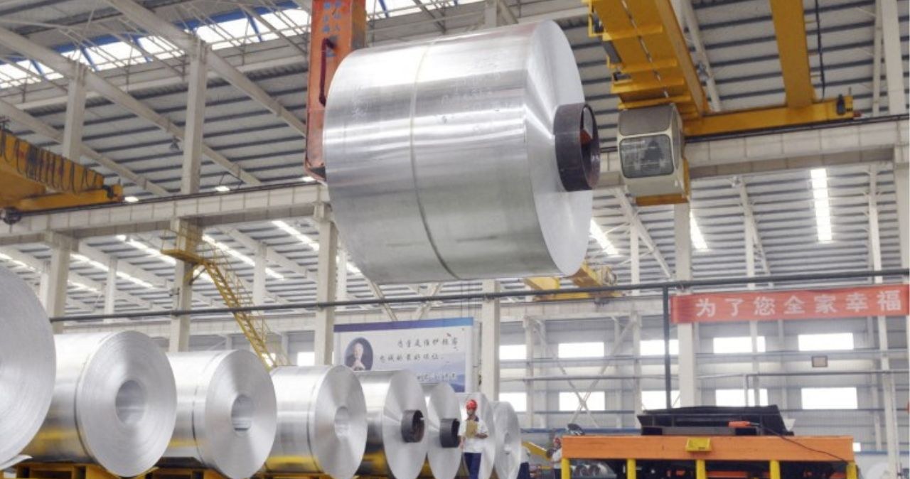 Atak Iranu na największą hutę aluminium. Rośnie presja na globalne dostawy