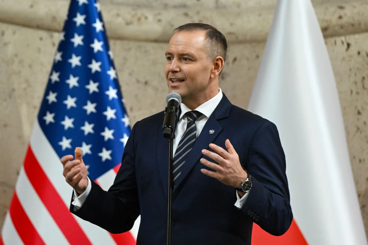 ​Prezydent Karol Nawrocki podczas wizyty w Stanach Zjednoczonych spotkał się w niedzielę z przedstawicielami Polonii w Dallas. Podziękował im za promowanie Polski za granicą, podkreślając, że są ambasadorami naszego kraju. "Czuję dumę, że w tak wielu obszarach Polacy potrafią pokazywać, jaka jest także współczesna Polska" - mówił prezydent.