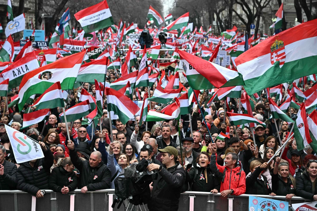 Lider głównej węgierskiej partii opozycyjnej TISZA, Peter Magyar, nie otrzymał ani jednego zaproszenia do udziału w wywiadzie czy debacie w mediach publicznych podczas trwającej kampanii przed kwietniowymi wyborami parlamentarnymi - informuje portal Telex.