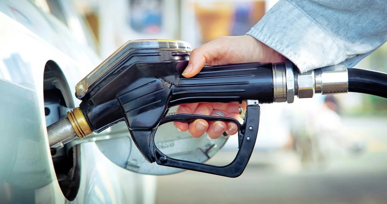 Ceny paliw pod kontrolą. choćby 1 mln zł kary i nowe limity od wtorku