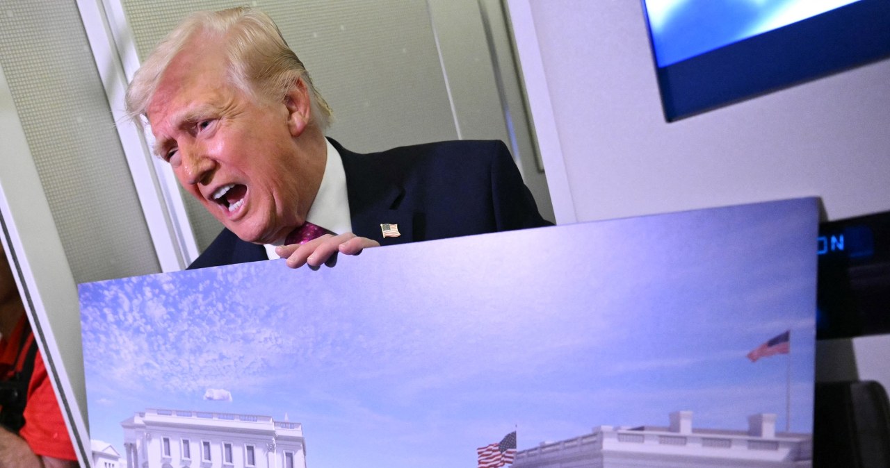 Chcieli pytać o Iran, musieli słuchać o sali balowej. "Dobrych kilka minut"