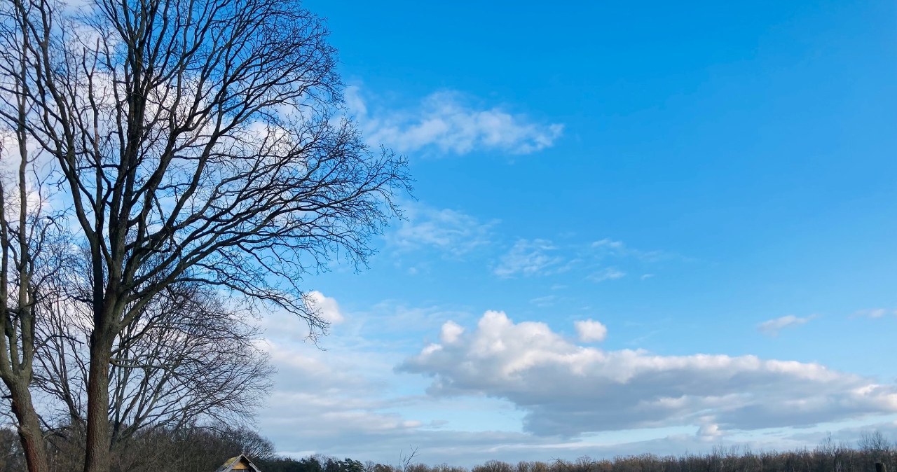 Powiadają, iż ten głaz zrzucił sam diabeł. Czarci Kamień spowity legendą