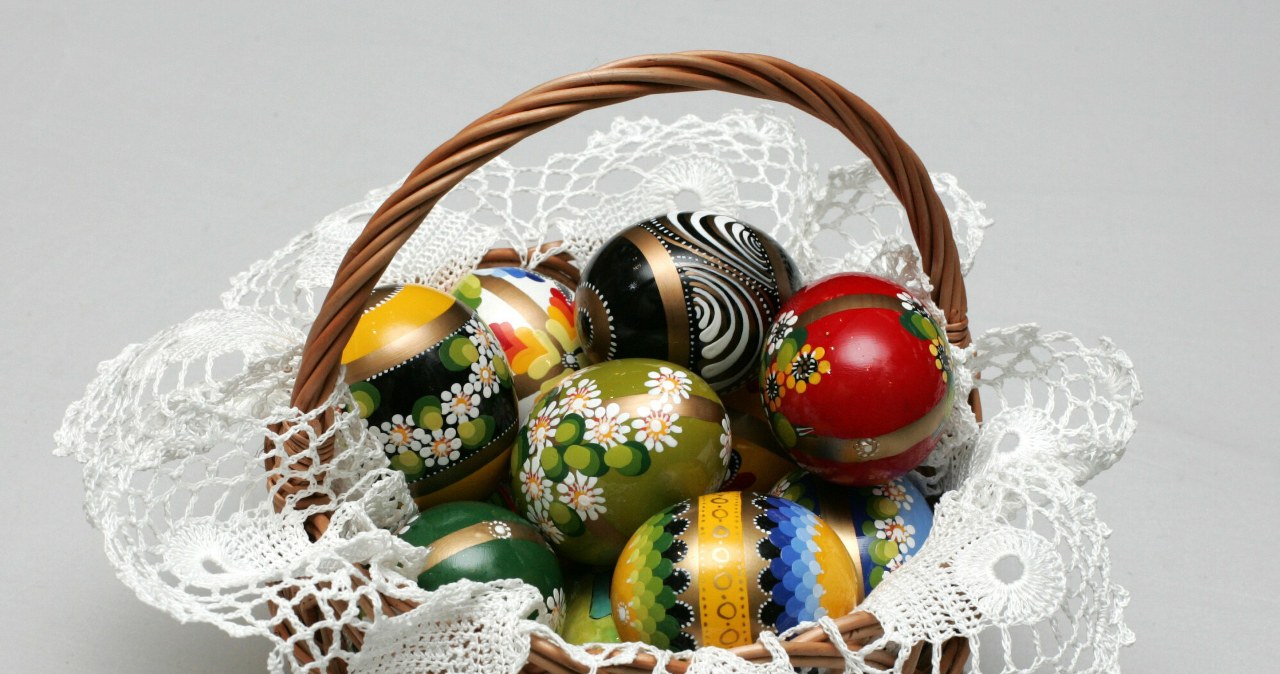 Babcine sposoby na biel serwetki: zamiast do ciasta, dodaj do wody