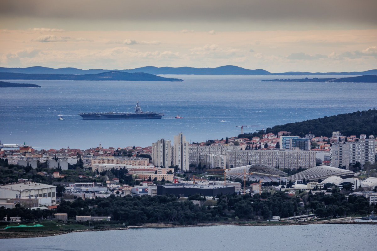 Największy lotniskowiec USA wycofany z Bliskiego Wschodu