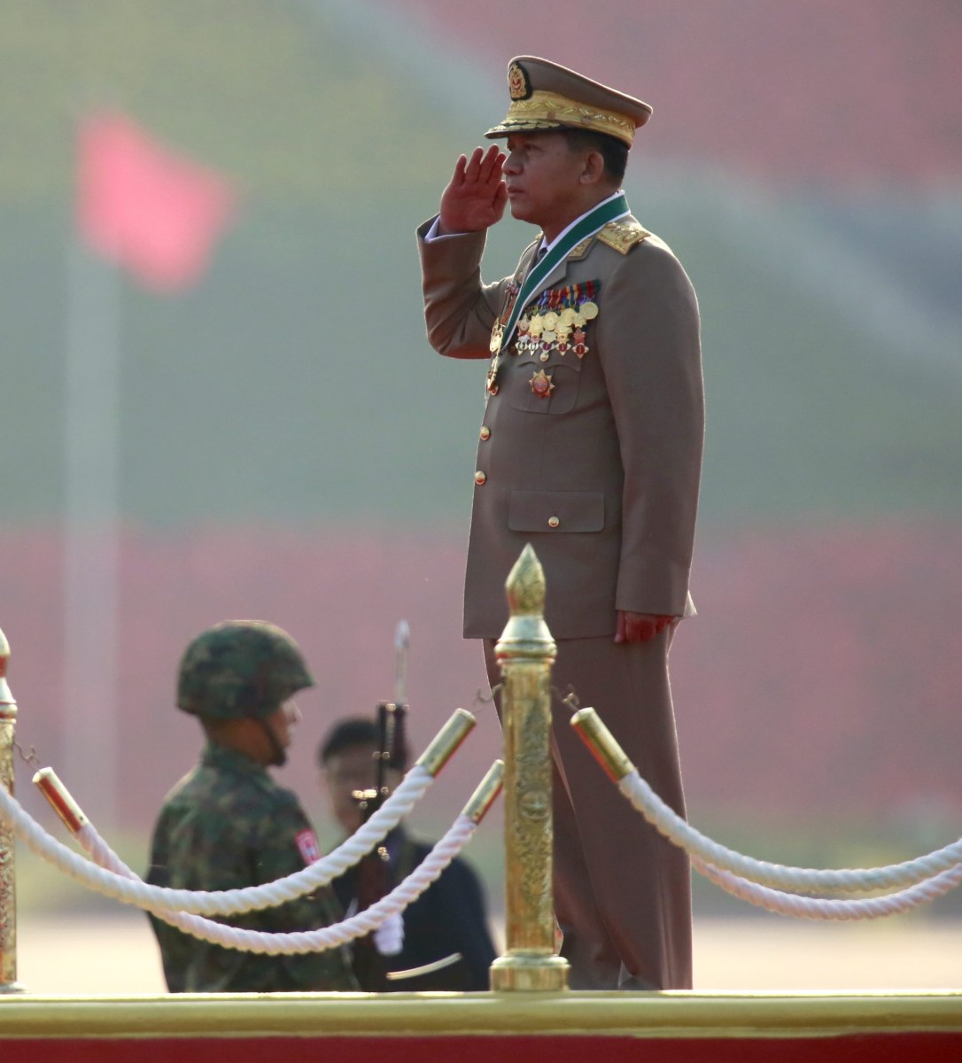 Przywódca wojskowej junty rezygnuje. Chcę być prezydentem Mjanmy